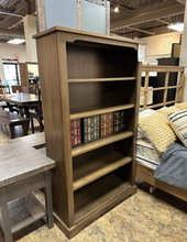 Load image into Gallery viewer, Shaker Bookcase