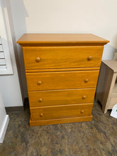 Load image into Gallery viewer, Classic 4 drawer chest
