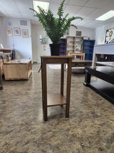 Load image into Gallery viewer, Lee Plant stand
