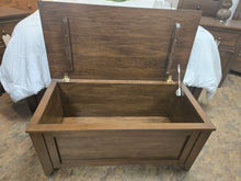Load image into Gallery viewer, Shaker blanket box
