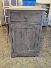 Load image into Gallery viewer, Shaker dry sink
