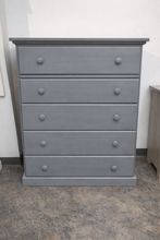 Load image into Gallery viewer, Classic 5 drawer chest
