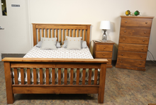 Load image into Gallery viewer, Country Slat Bed Queen
