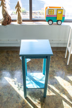 Load image into Gallery viewer, Lee Plant stand
